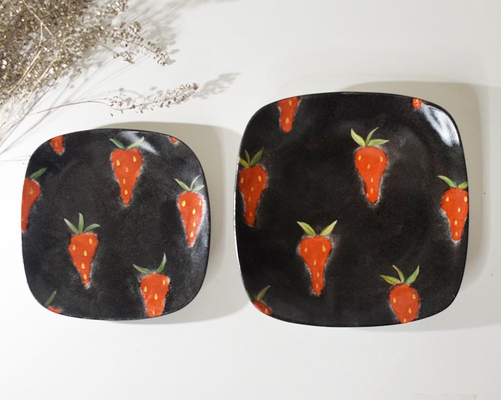 いちご×黒の角皿15㎝ | 6枚目