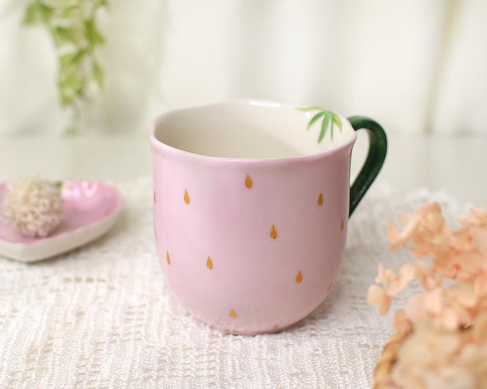 森のいちごのフラワーマグ（ピンク）1枚目の画像