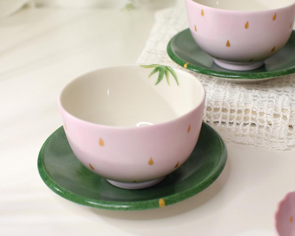 森のいちごの煎茶碗ピンク（茶托セット）1枚目の画像