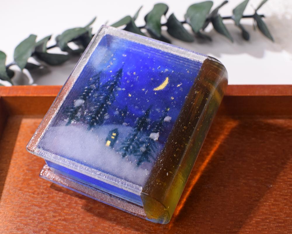 【ガラスのオブジェ】Translucent Pages ― ガラスの小さな物語「雪の夜」 | 5枚目