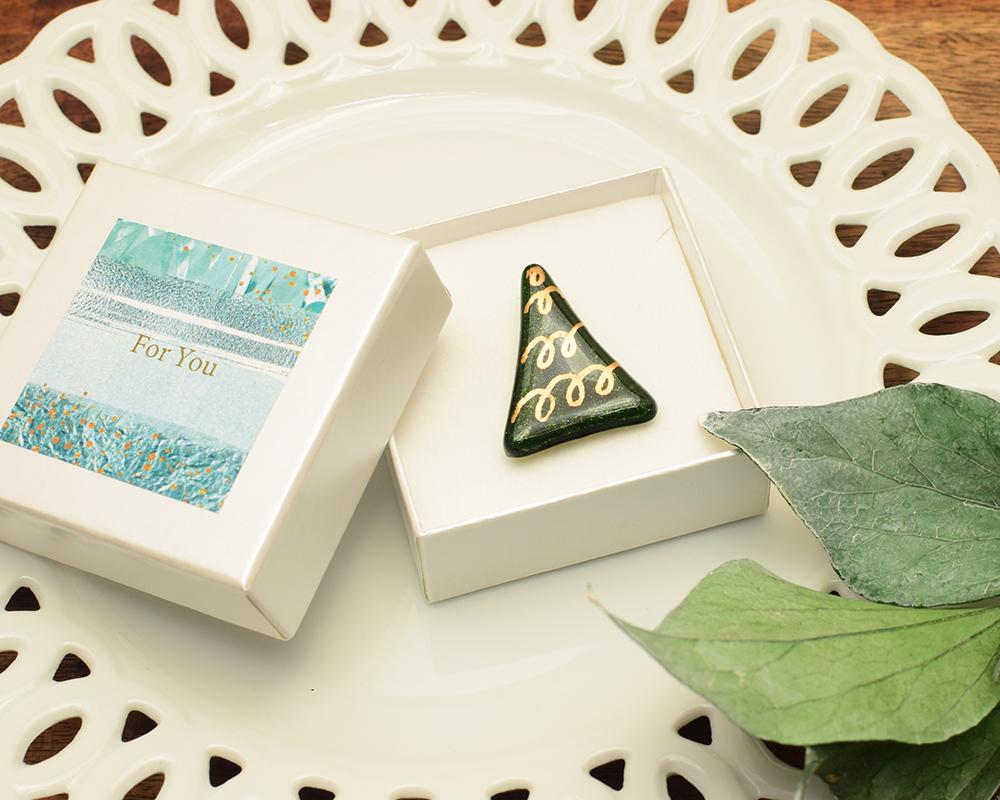 もみの木ガラスのブローチ（ゴールドもよう） | 9枚目