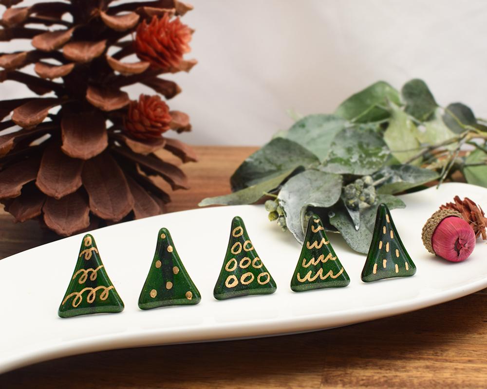 もみの木ガラスのブローチ（ゴールドもよう） | 2枚目