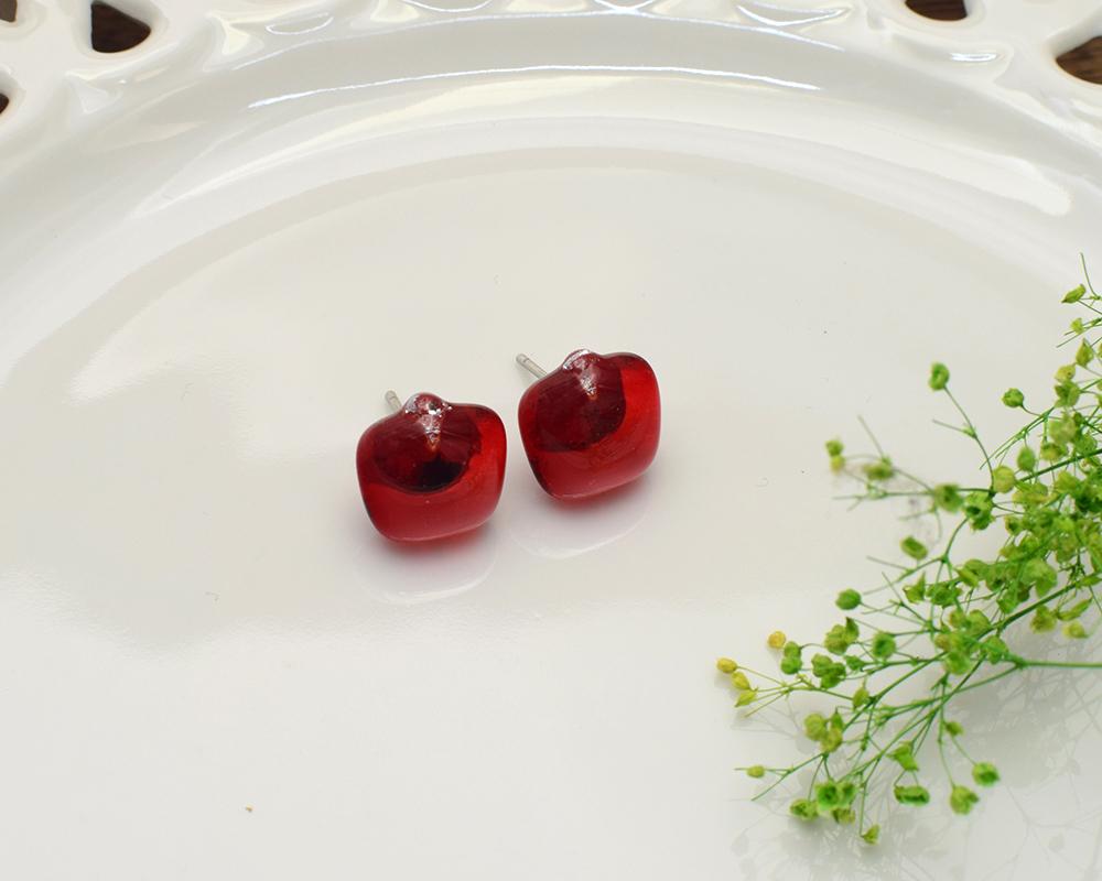 ほんのり林檎なガラスピアス（赤／緑） | 11枚目