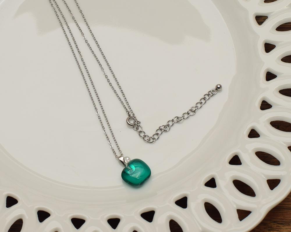 りんごのガラスネックレス（赤／緑）ステンレス | 10枚目