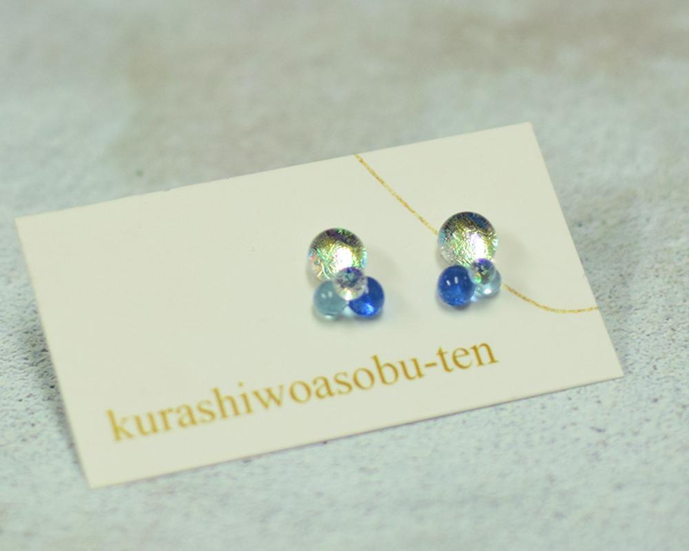 小さなガラス粒ピアス（ブルー） | 2枚目