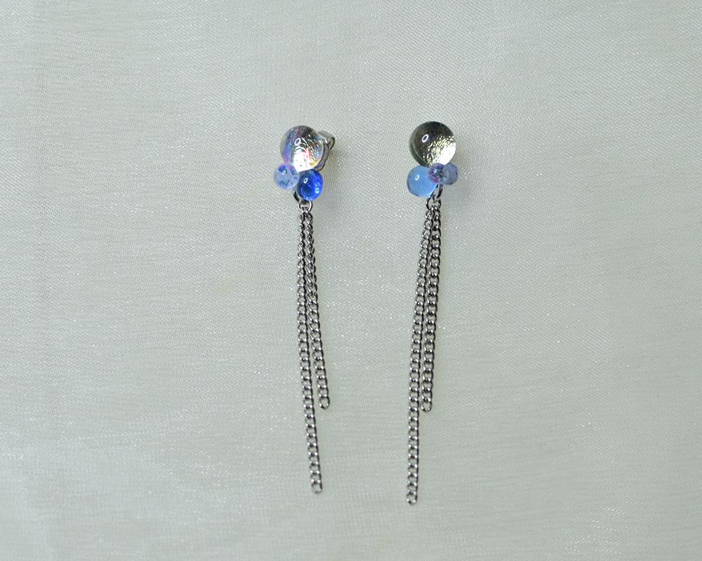 小さなガラス粒ピアス（ブルー） | 5枚目