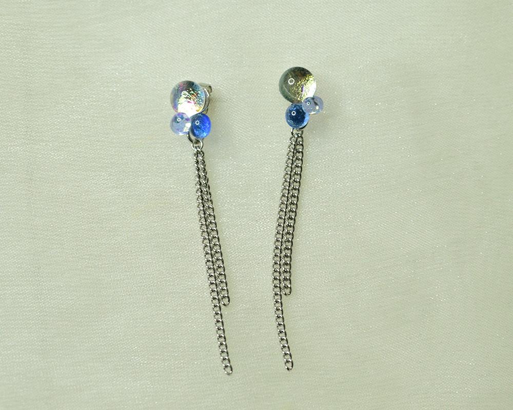 小さなガラス粒ピアス（ブルー） | 7枚目