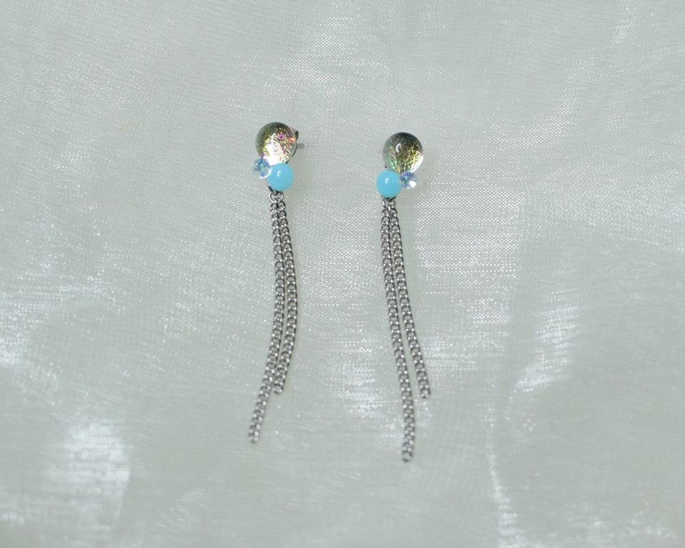 小さなガラス粒ピアス（ターコイズ） | 9枚目