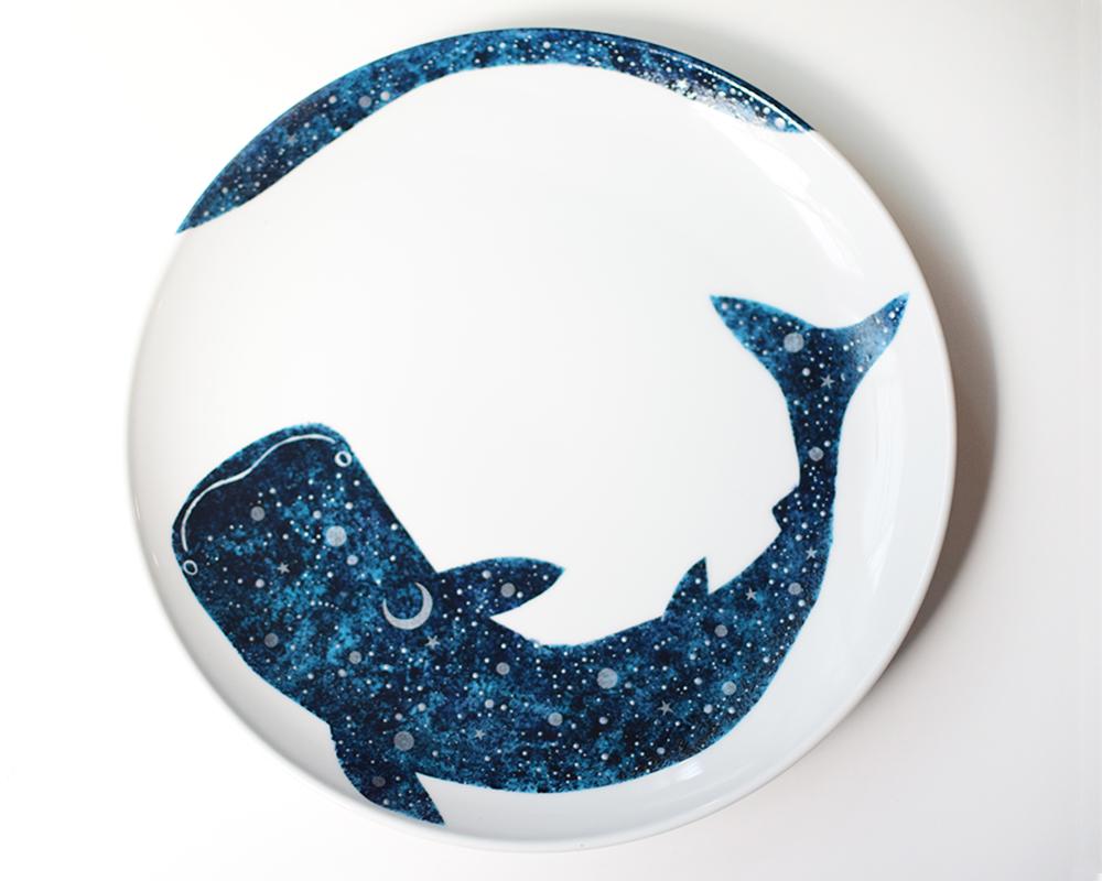 ジンベエザメ〜夜空と三日月大きいプレート