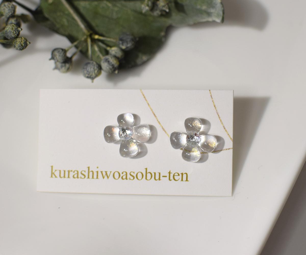 ぷっくり小花ガラスのピアス（クリスタル） | 5枚目