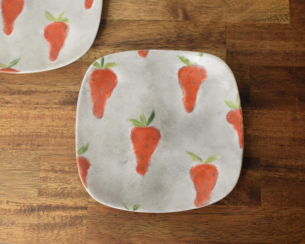いちご×グレーの四角皿15㎝ | 4枚目