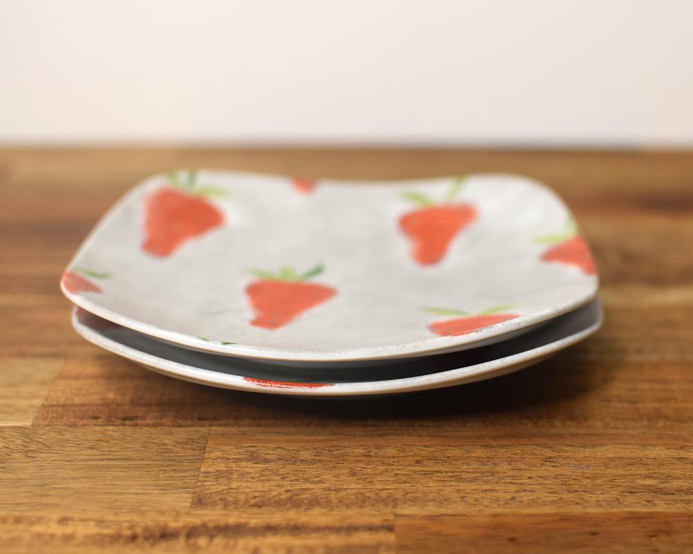 いちご×グレーの四角皿15㎝ | 9枚目