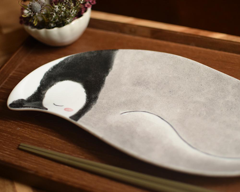 すやすや皇帝ペンギンプレート（限定品）
