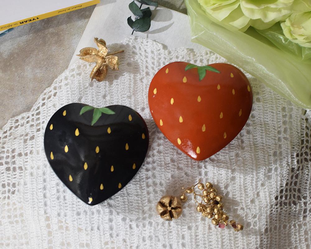 いちごの小箱（赤/黒）1枚目の画像