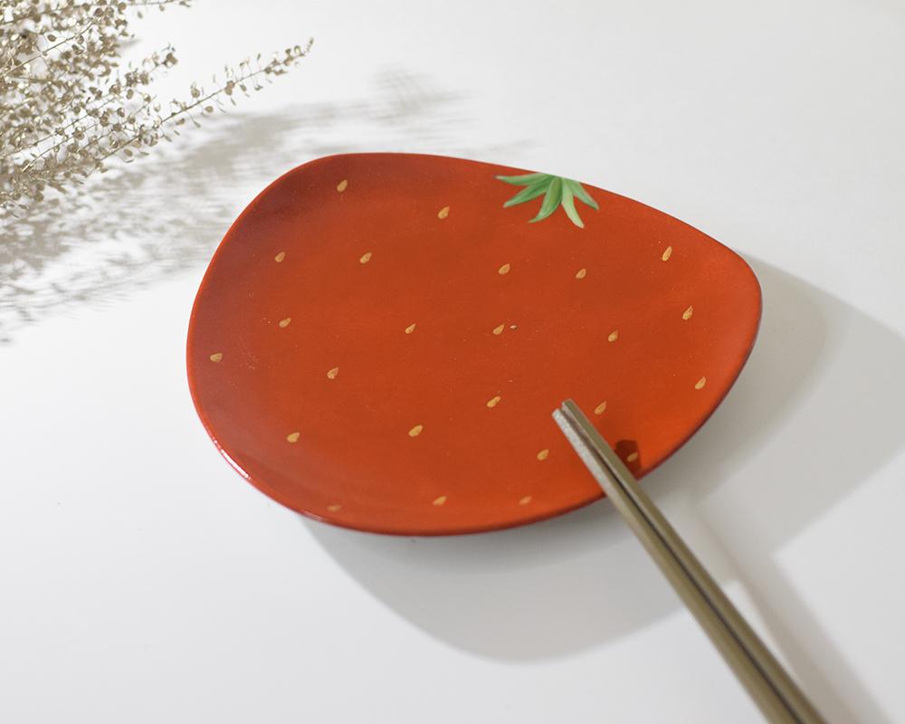 森のいちごの三角プレートM1枚目の画像