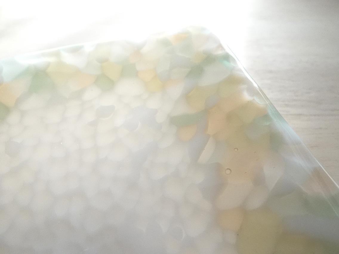 淡色モザイク・ガラスの角皿 | 2枚目